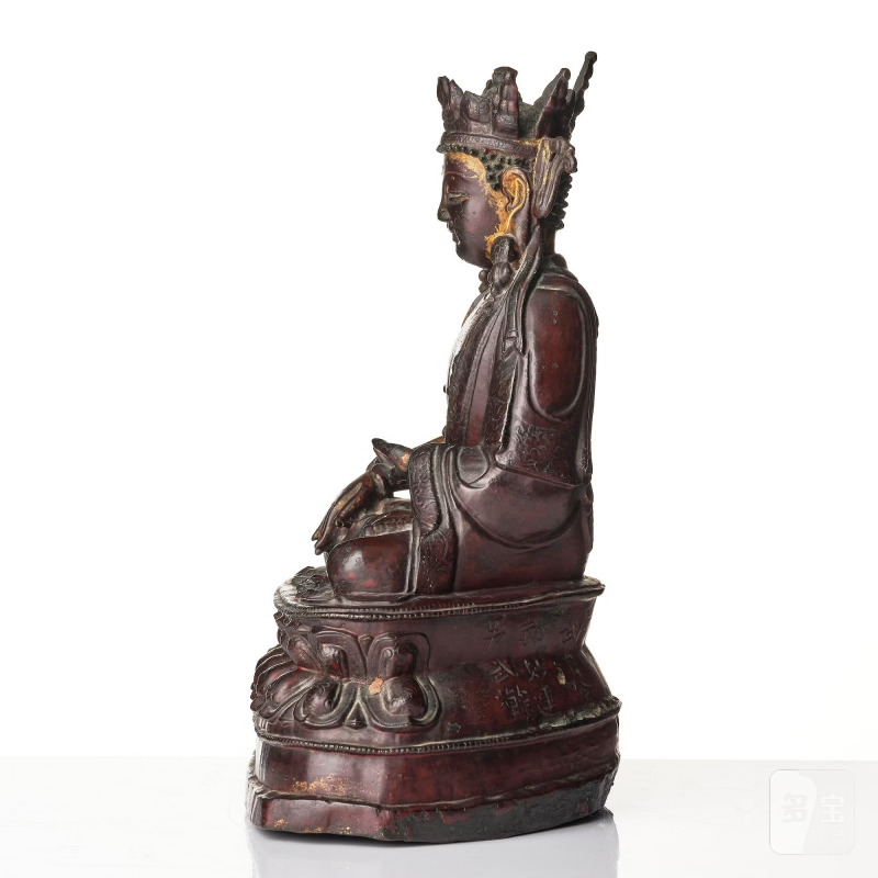 A bronze sculpture of a crowned Buddha, - 图3